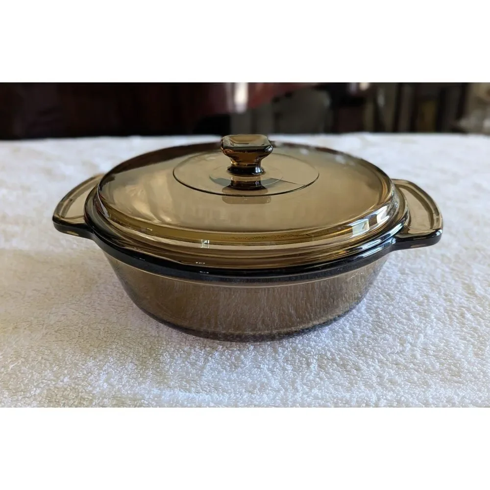 Vtg Anchor Hocking 1.5-quart amber glass casserole dish w/lid